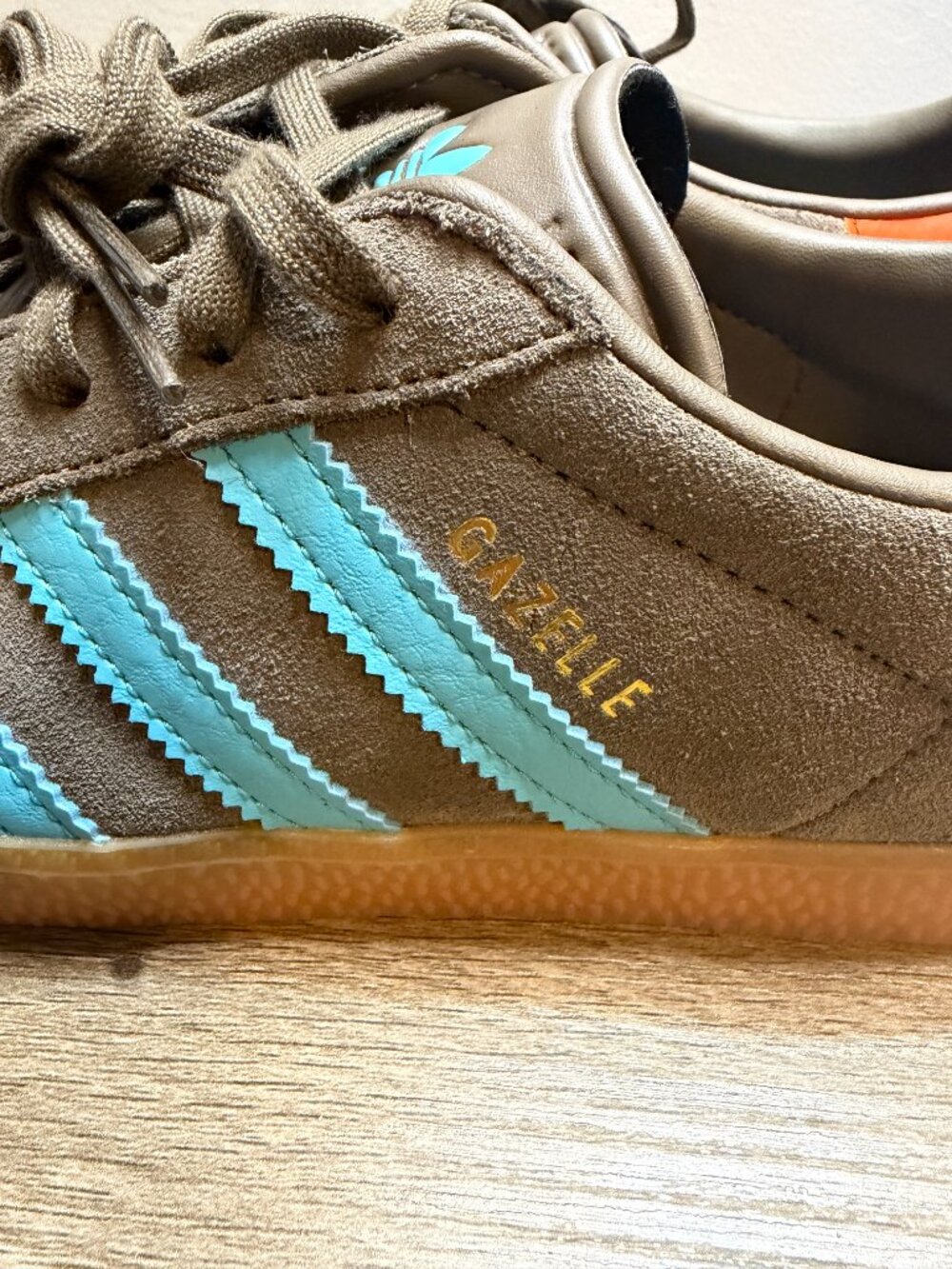 Adidas Gazelle • Brown Suede w/ Teal + Orange • NWT • Men size 6/Women 7.5 - Picture 6 of 9